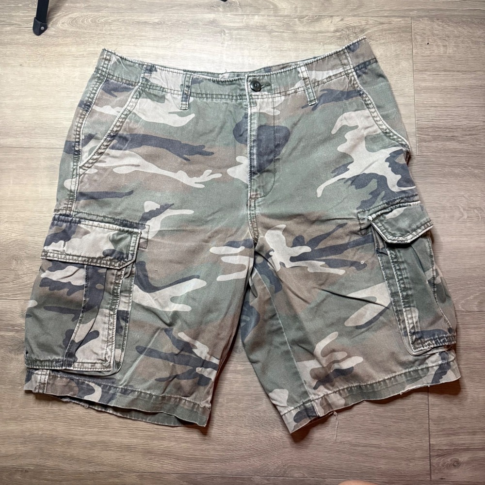Old Navy Cargo Shorts Mens 33 Green Camo Woodland Multi Pocket Cotton Y2K